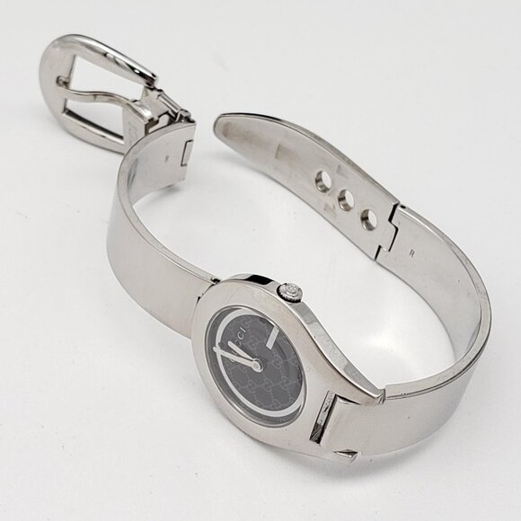 Gucci Watch 6700L Black X Silver Bangle Watch 103-110325 - Picture 5 of 16